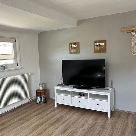 Ferienwohnung Am Wiesenrain 拜尔斯布龙 外观 照片