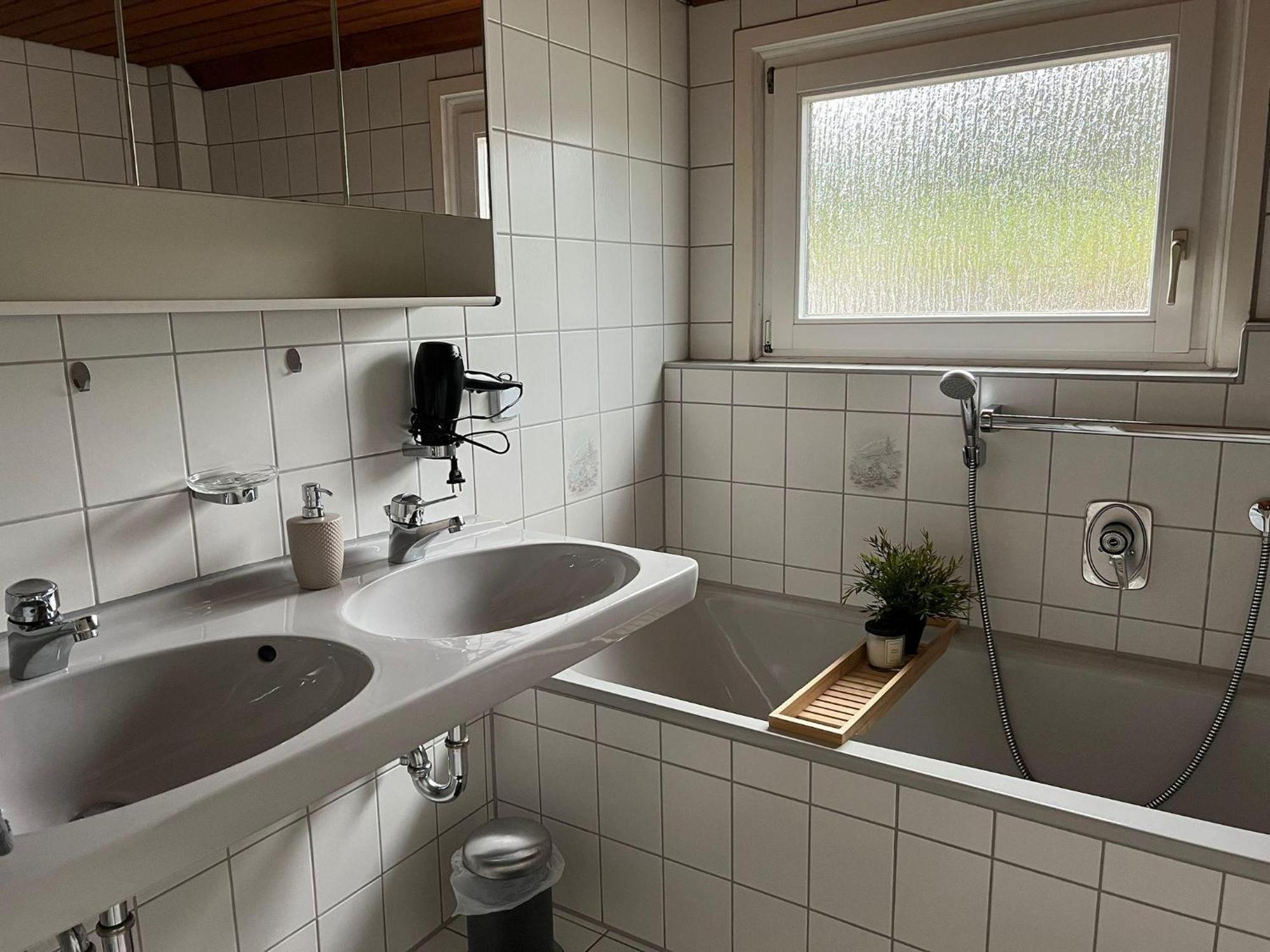 Ferienwohnung Am Wiesenrain 拜尔斯布龙 外观 照片